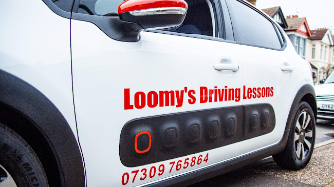 Loomys driving lessons