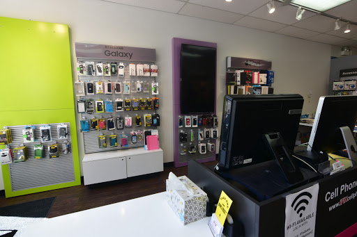 Electronics Repair Shop «iFix», reviews and photos, 952 W Belmont Ave, Chicago, IL 60657, USA