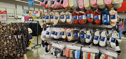 Clothing Store «Old Navy», reviews and photos, 19401 Alderwood Mall Pkwy, Lynnwood, WA 98036, USA