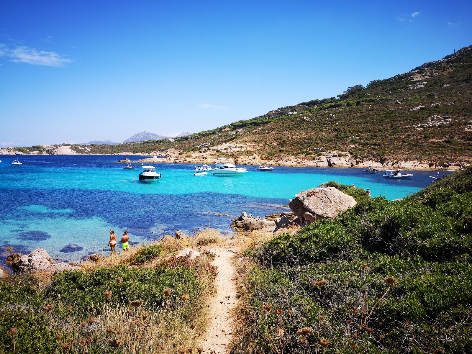 Photo de Alga beach avec un niveau de propreté de sale