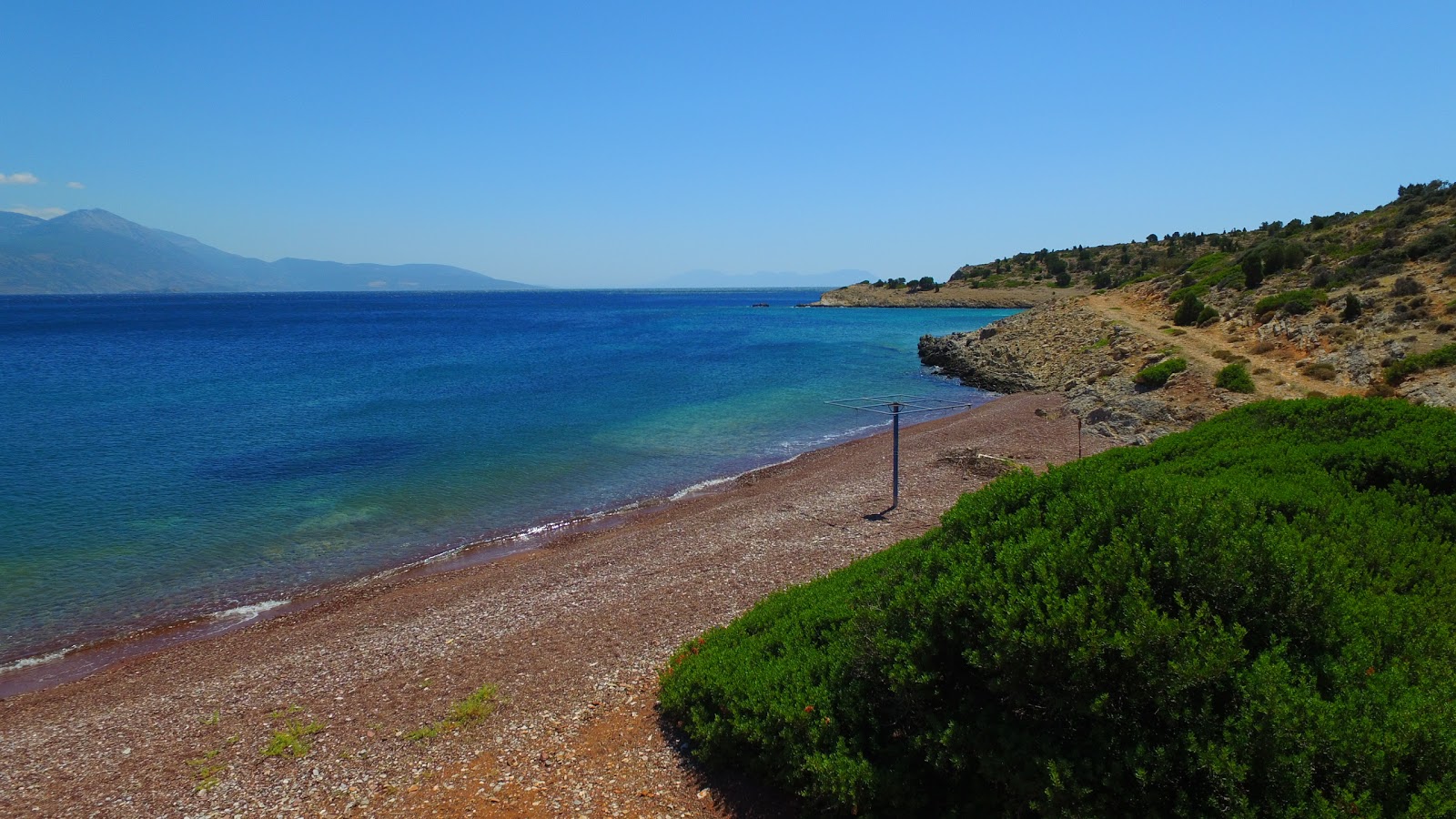 Foto av Mavra Litharia beach med små multi -vikar