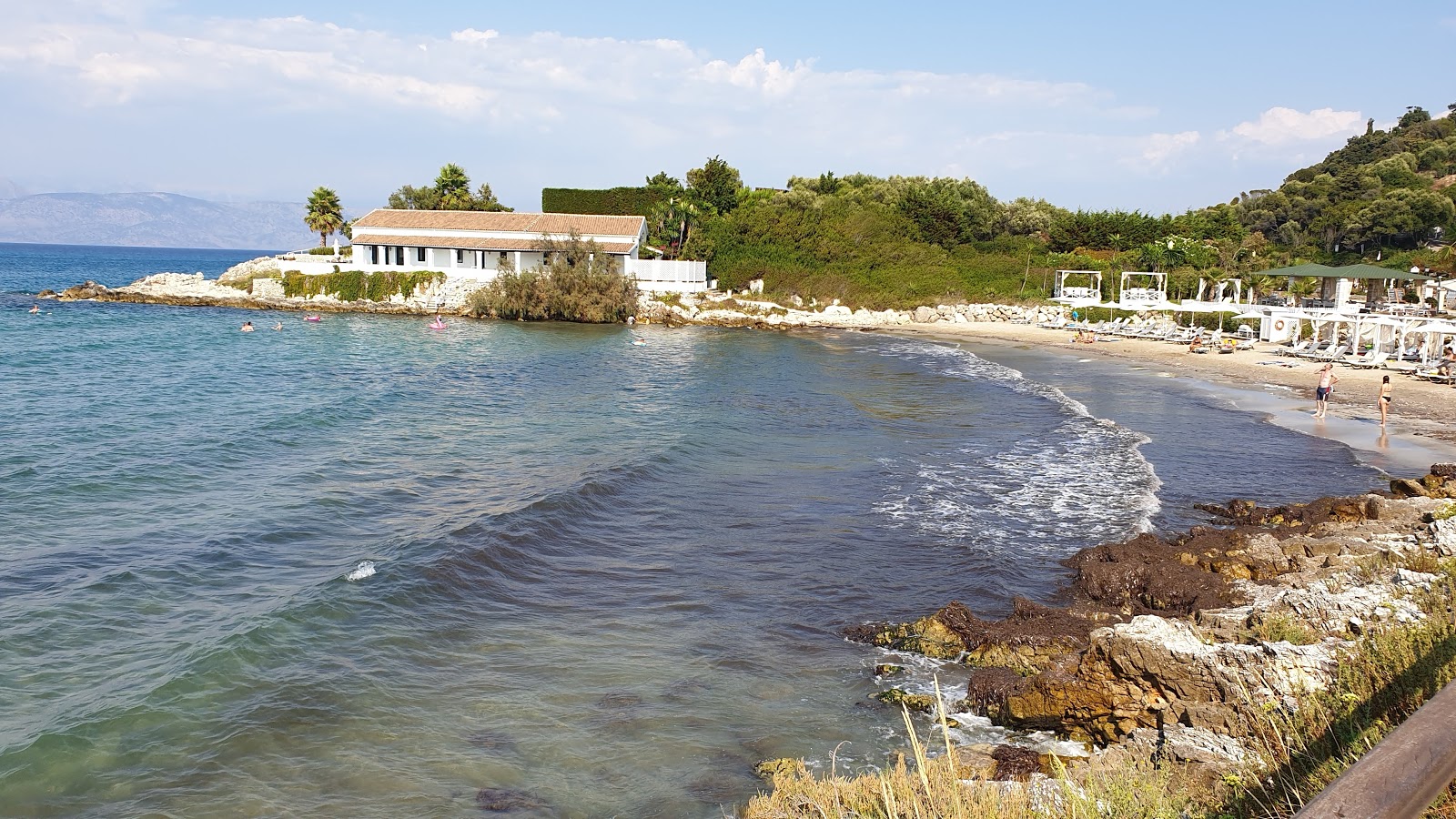 Agios Spiridon II的照片 带有蓝色的水表面
