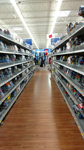 Department Store «Walmart Supercenter», reviews and photos, 30729 Lyon Center Dr, New Hudson, MI 48165, USA