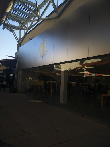 Computer Store «Apple La Cantera», reviews and photos, 15900 La Cantera Pkwy, San Antonio, TX 78256, USA