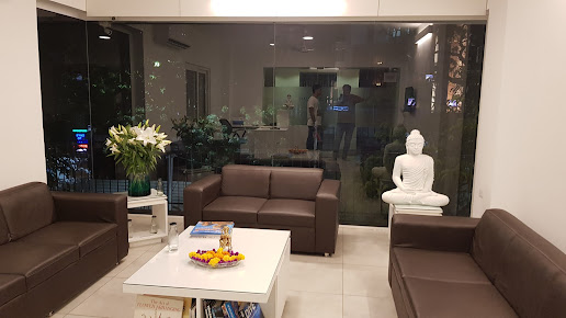 عيادة طب الأسنان أدارش - Adarsh dental Clinic