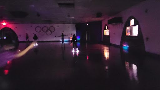 Skate Shop «Glenwood Skate Shop Da Coach», reviews and photos, 656 Holbrook Rd, Glenwood, IL 60425, USA