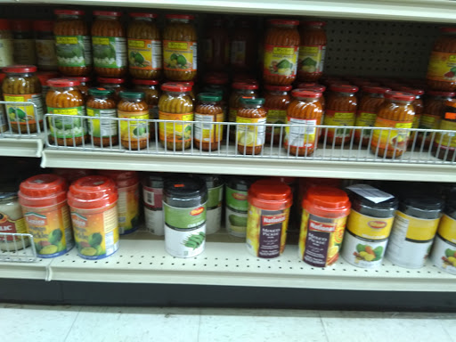 Indian Grocery Store «Tulsi Grocers», reviews and photos, 873 E Schaumburg Rd, Schaumburg, IL 60194, USA