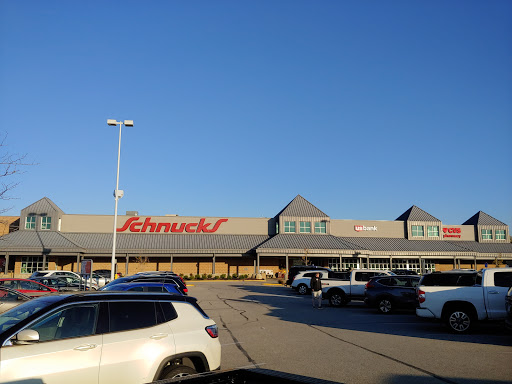 Grocery Store «Schnucks», reviews and photos, 2222 Troy Rd, Edwardsville, IL 62025, USA