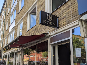 Noun / Nora