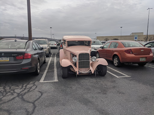 Shopping Mall «Fairgrounds Square Shopping Mall», reviews and photos, 3050 N 5th Street Hwy, Reading, PA 19605, USA