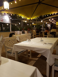 Atmosphère du Restaurant Les Planches à Albigny-sur-Saône - n°17