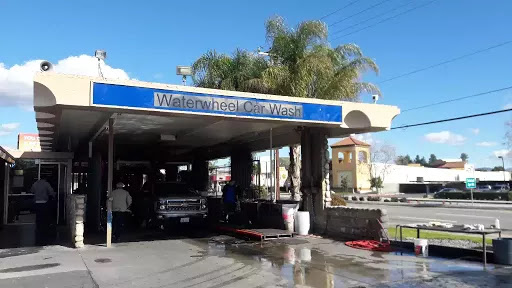 Water Wheel Car Wash en Canyon Country