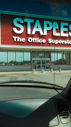 Office Supply Store «Staples», reviews and photos, 125 E Davis Dr, Terre Haute, IN 47802, USA