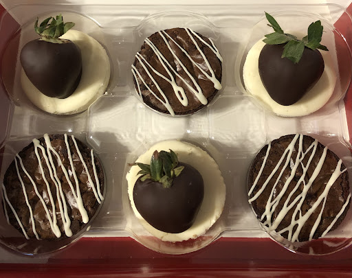 Gift Shop «Edible Arrangements - The Shoppes at Buford», reviews and photos, 3200 Woodward Crossing Blvd b104, Buford, GA 30519, USA