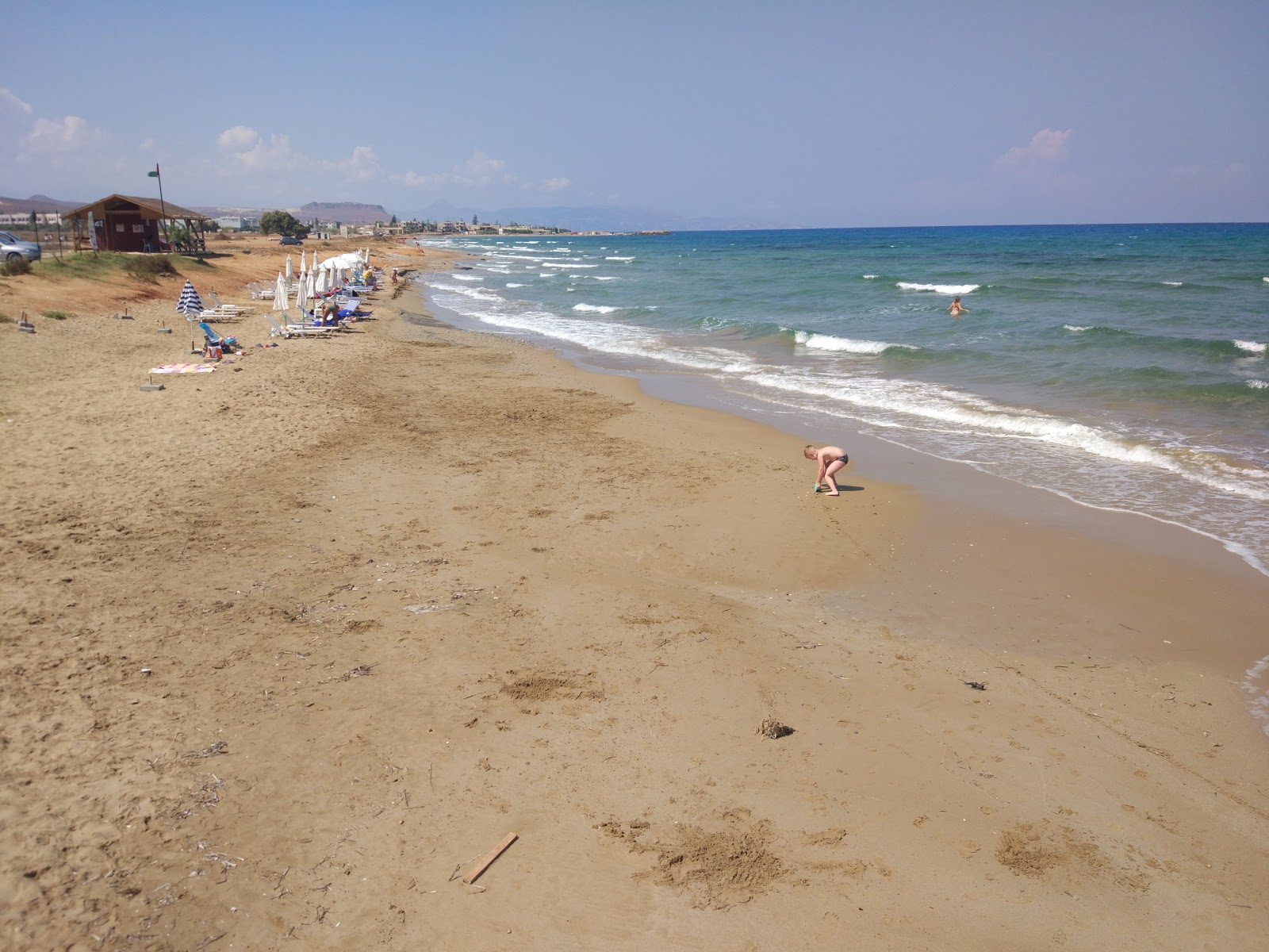 Foto von Gournes Beach mit geräumiger strand