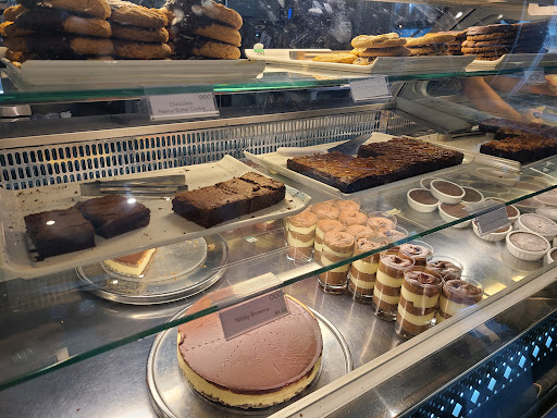 Chocolate Shop «French Broad Chocolate Lounge», reviews and photos, 10 S Pack Square, Asheville, NC 28801, USA