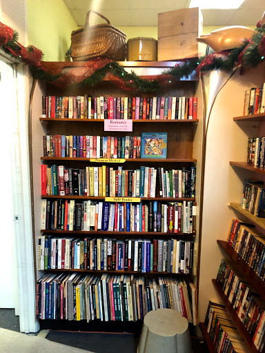 Used Book Store «Book Corner Tampa Bay», reviews and photos, 728 W Lumsden Rd, Brandon, FL 33511, USA