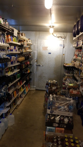 Grocery Store «Fox Island Grocery & Deli», reviews and photos, 587 6th Ave Fi, Fox Island, WA 98333, USA