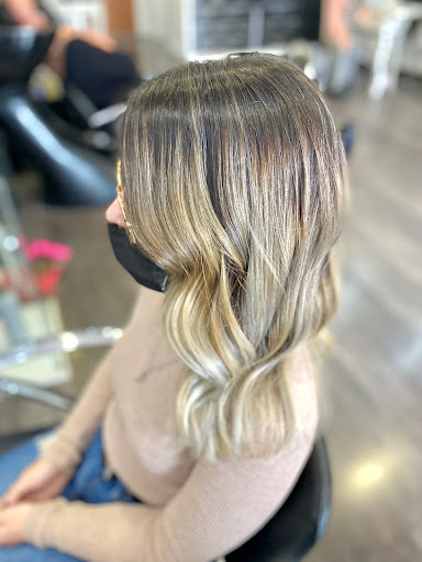 Glamour peluqueras en Las Lagunas, Málaga