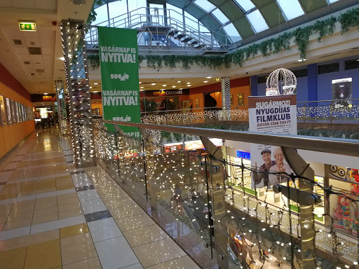 Sugár Shopping Center