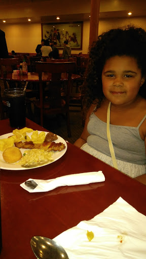 Shopping Mall «Oregon Trail Shopping Center», reviews and photos, 2231 NE Burnside Rd, Gresham, OR 97030, USA