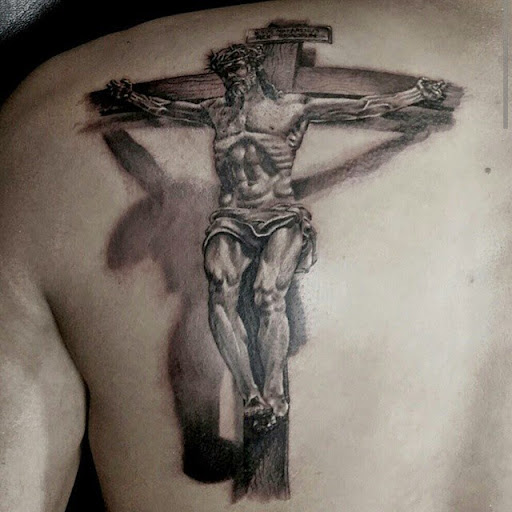 Explore chain link tattoo ideas, creative tattoo ideas in Miami, available at INKAHOLIK TATTOOS