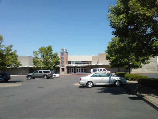 Movie Theater «Cornelius 10 Cinemas», reviews and photos, 200 N 26th Ave, Cornelius, OR 97113, USA