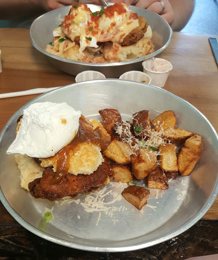 Breakfast restaurant near Nakon Motel