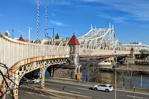 Macombs Dam Bridge image