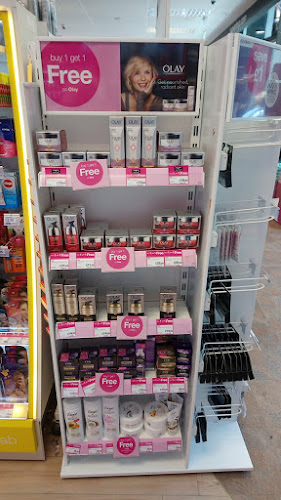 Reviews of Superdrug in Telford - Cosmetics store