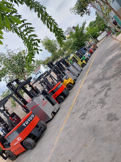 Forklift rental service