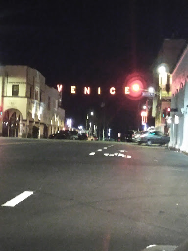 Liquor Store «Trading Post Liquor Store», reviews and photos, 1313 Main St, Venice, CA 90291, USA