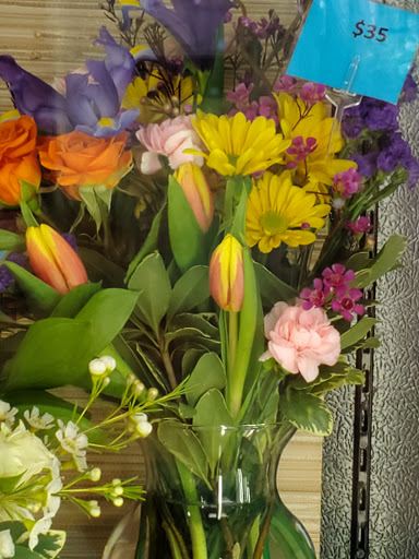 Florist «Alfa Flower Shop», reviews and photos, 7001 W North Ave, Wauwatosa, WI 53213, USA