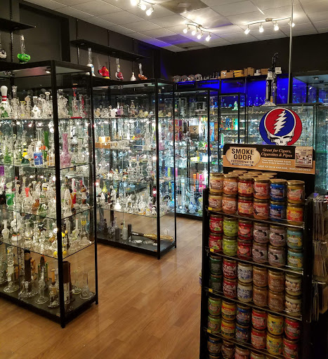 Tobacco Shop «One Flight Up Inc. - Reisterstown», reviews and photos, 4 Hanover Rd, Reisterstown, MD 21136, USA