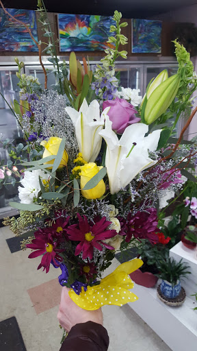 Florist «Wheeling Flowers», reviews and photos, 19 W Dundee Rd, Wheeling, IL 60090, USA