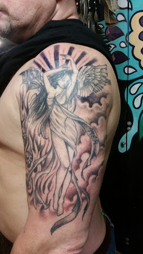 Tattoo Shop «Union Station Tattoo-Piercing», reviews and photos, 519 Maple St, West Des Moines, IA 50265, USA