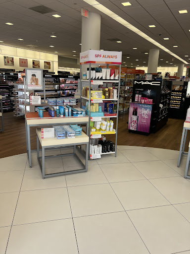 Hair Salon «Ulta Beauty», reviews and photos, 1606 Village Market Blvd SE #130, Leesburg, VA 20175, USA