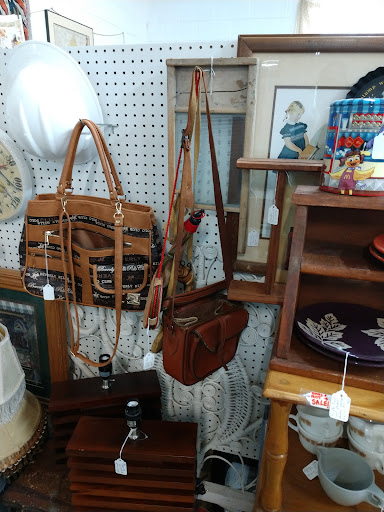 Flea Market «Unique Treasures Of Madison», reviews and photos, 1620 Athens Hwy, Madison, GA 30650, USA