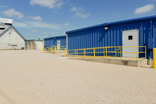 Self-Storage Facility «US Storage Centers», reviews and photos, 512 10th St, Floresville, TX 78114, USA