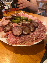 Charcuterie du Restaurant français La Ferme Des Mélèzes à Noiseau - n°2