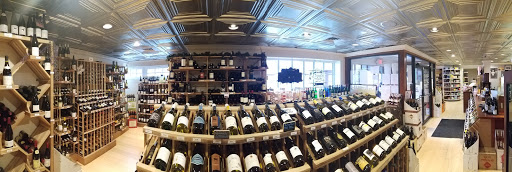 Liquor Store «Sharon Package Store», reviews and photos, 1 Gay St, Sharon, CT 06069, USA