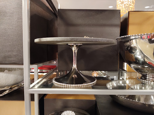 Clothing Store «Neiman Marcus Last Call», reviews and photos, 5220 Fashion Outlets Way #2085, Rosemont, IL 60018, USA