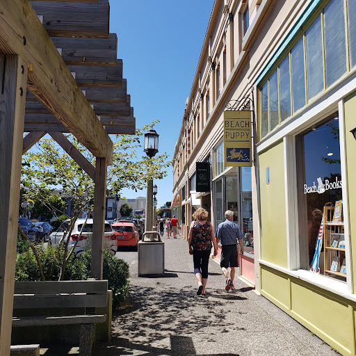Pet Supply Store «Beach Puppy», reviews and photos, 614 Broadway St, Seaside, OR 97138, USA