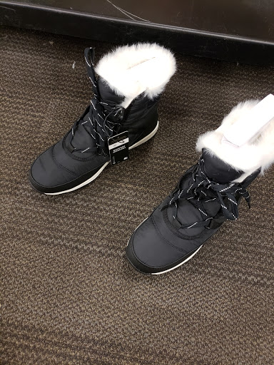 Shoe Store «DSW Designer Shoe Warehouse», reviews and photos, 10060 Reisterstown Rd, Owings Mills, MD 21117, USA