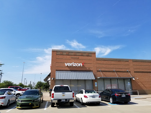 Cell Phone Store «Verizon», reviews and photos, 2035 N Central Expy Ste 620, McKinney, TX 75070, USA