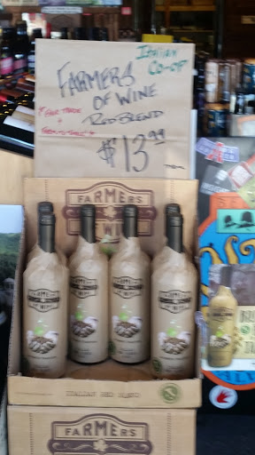 Liquor Store «Liquor Barrel 7th Street», reviews and photos, 665 7th St W, St Paul, MN 55102, USA