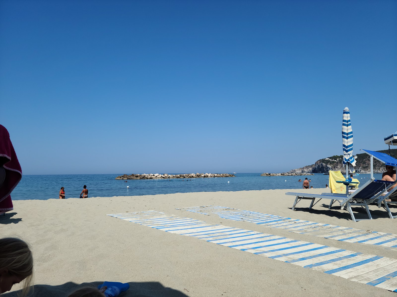 Foto van Spiaggia della Chiaia - populaire plek onder ontspanningskenners