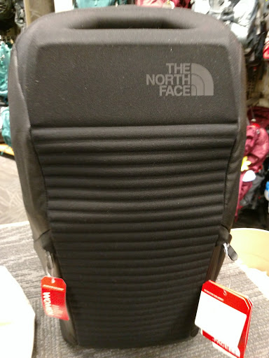 Camping Store «REI», reviews and photos, 15200 Potomac Town Pl #140, Woodbridge, VA 22191, USA