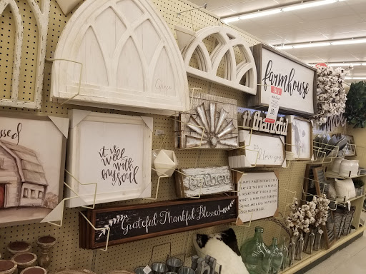 Craft Store «Hobby Lobby», reviews and photos, 840 E Rollins Rd, Round Lake Beach, IL 60073, USA