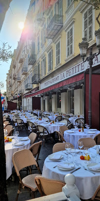 Atmosphère du Restaurant français La Petite Maison à Nice - n°2